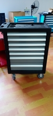 Rooling tool carts